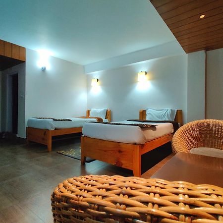 Hotel Vajra Тауанг Екстериор снимка