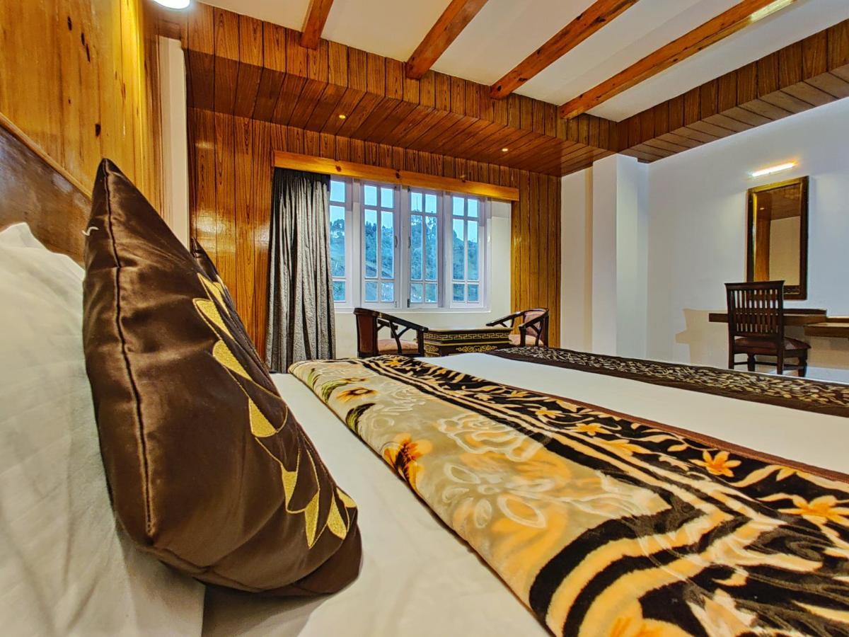 Hotel Vajra Тауанг Екстериор снимка
