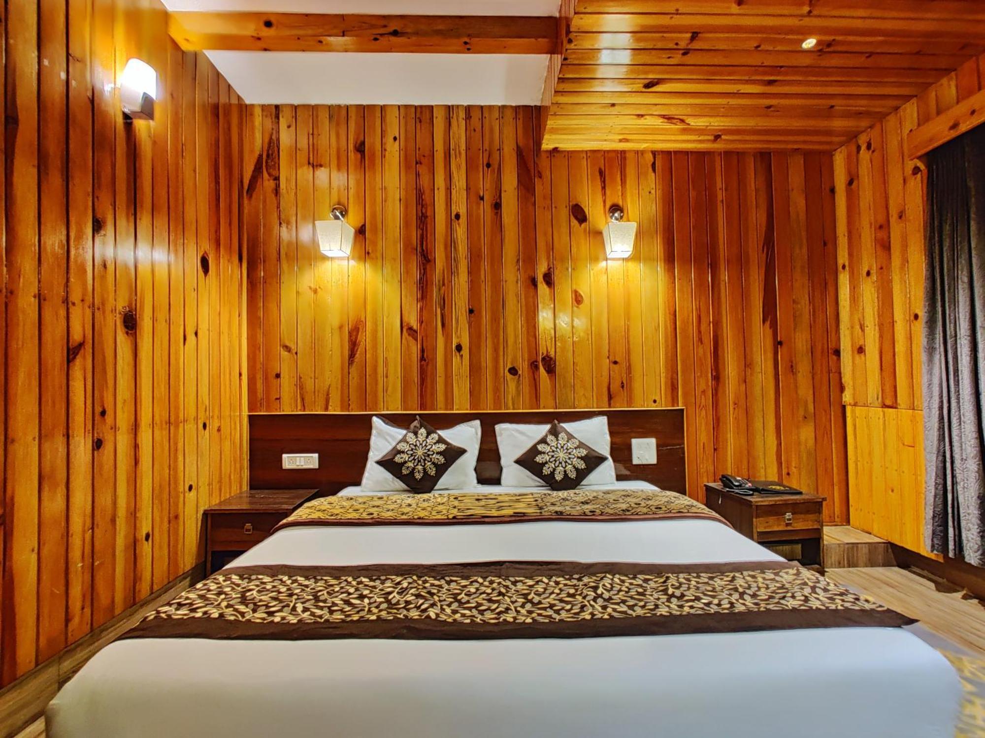 Hotel Vajra Тауанг Екстериор снимка