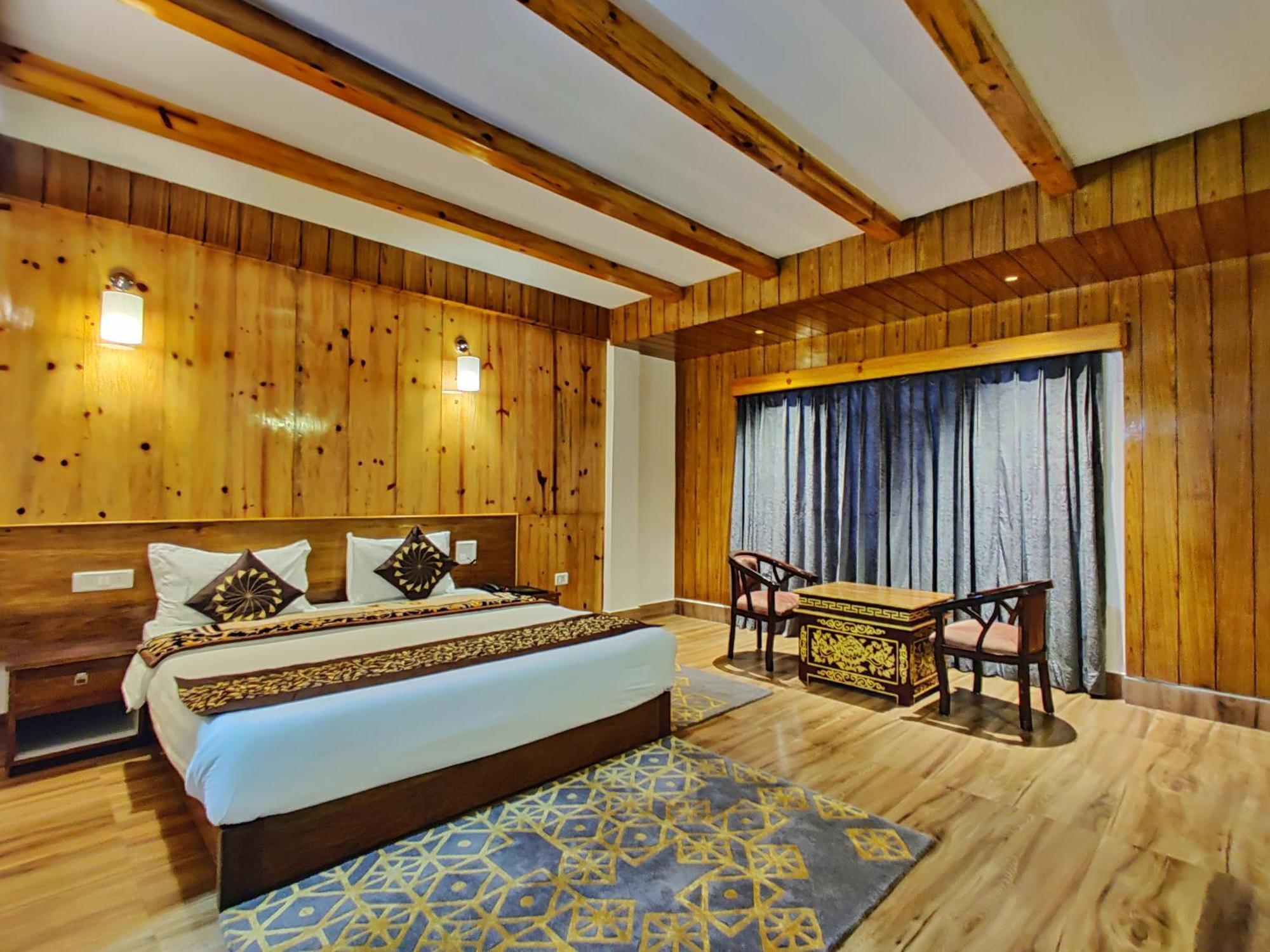 Hotel Vajra Тауанг Екстериор снимка